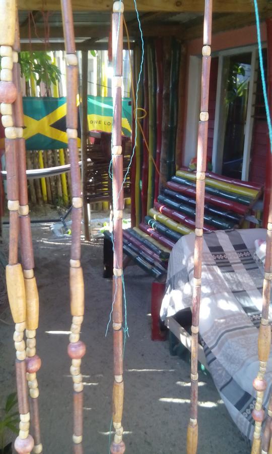 Holiday Home - Guest House Port Antonio Esterno foto