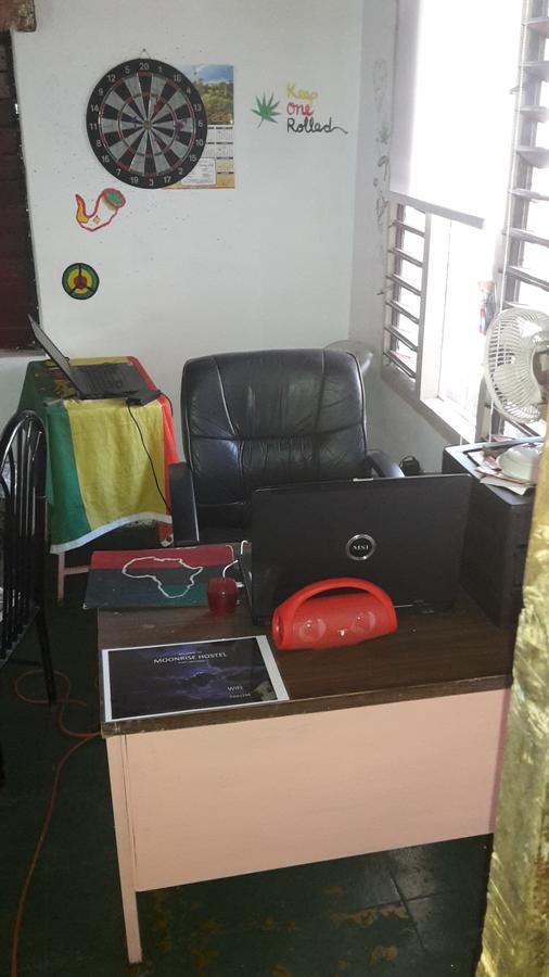 Holiday Home - Guest House Port Antonio Esterno foto