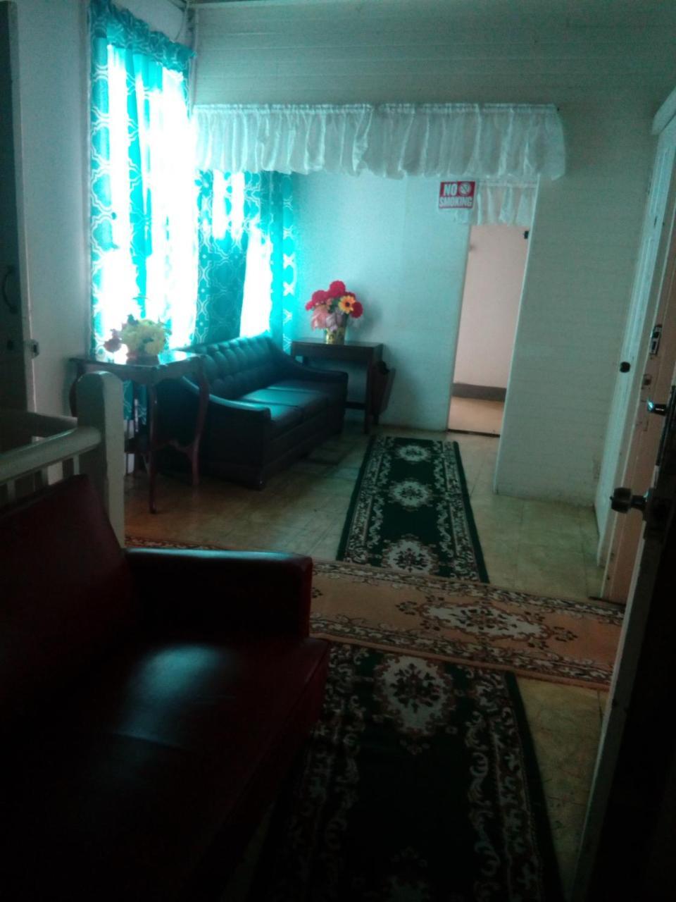 Holiday Home - Guest House Port Antonio Esterno foto